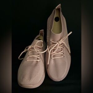 Women’s Slip On Sneaker Walking Shoe Pink size 41 Never worn